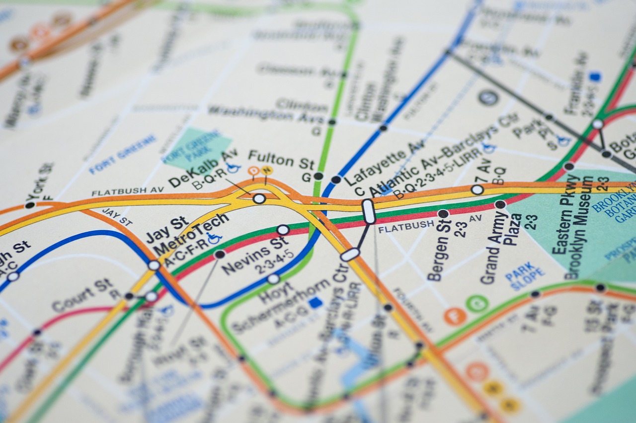 10 Creative Ways to Use Old Maps in Crafts